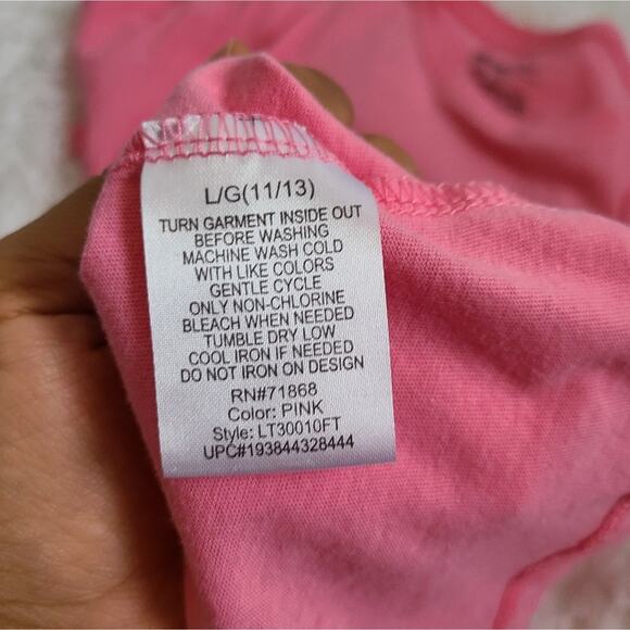 Cute Mean Girls We Wear Pink Mall Scene Graphic Tee Large - Picture 6 of 8